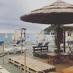 Tiny Zen House By The Sea. דירה *