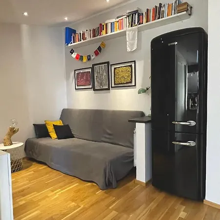 Tiny Zen House By The Sea. Genova